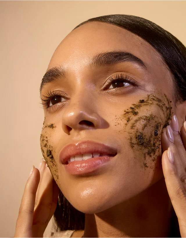 Acure Brightening Facial Scrub 118mL, With Sea Kelp & Green Clay - Image 2