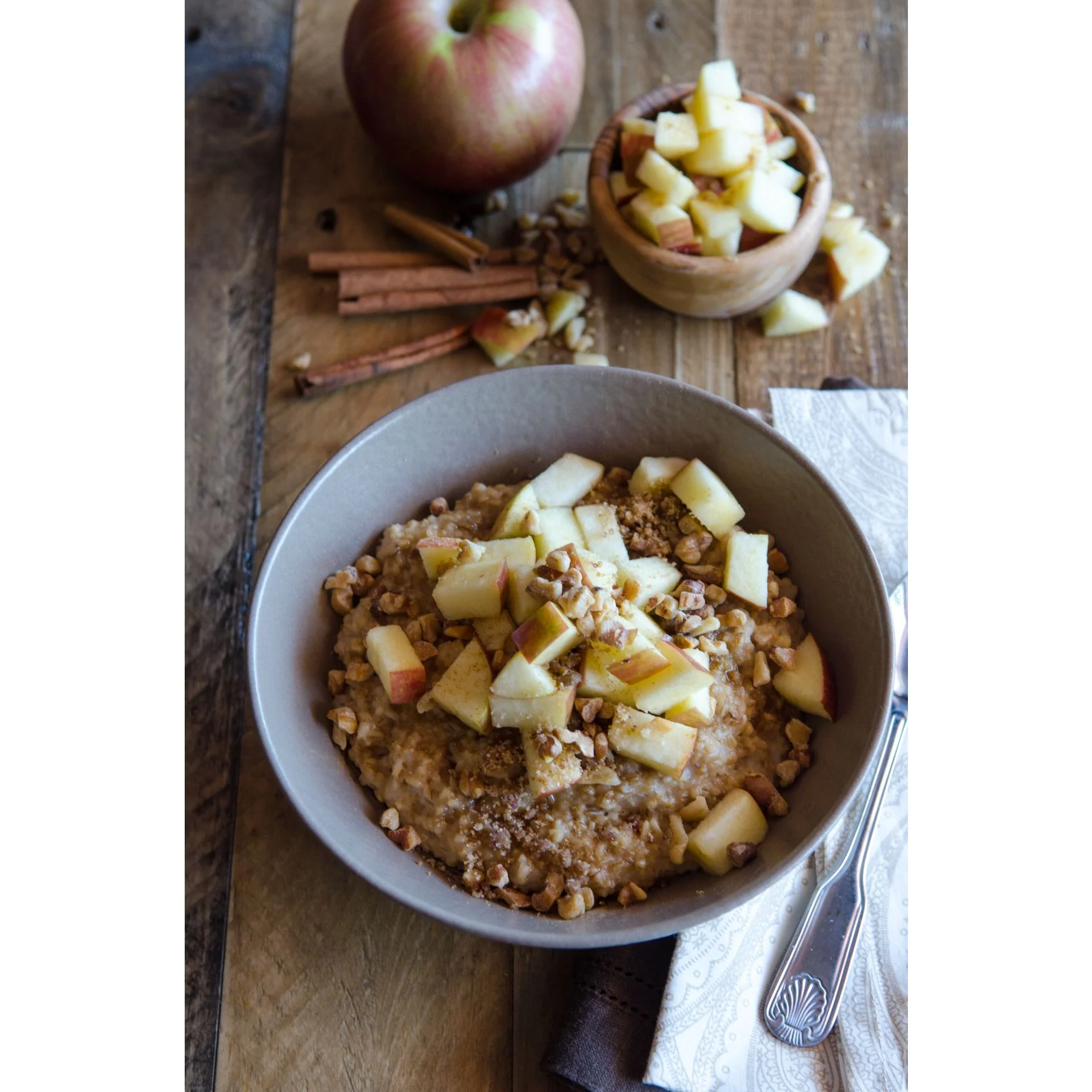 Bob's Red Mill Pure Whole Grain Steel Cut Oats 680g, Certified Organic & Wheat Free - Image 2