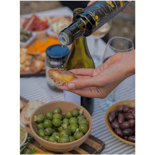 Byron Bay Olive Co. Extra Virgin Australian Olive Oil 750mL, Robust Flavour - Image 2