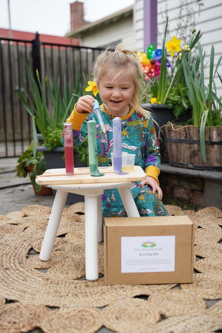 Eco Art & Craft, Eco Fizz & Paint Kit {Play, Potions & Painting} - Image 2