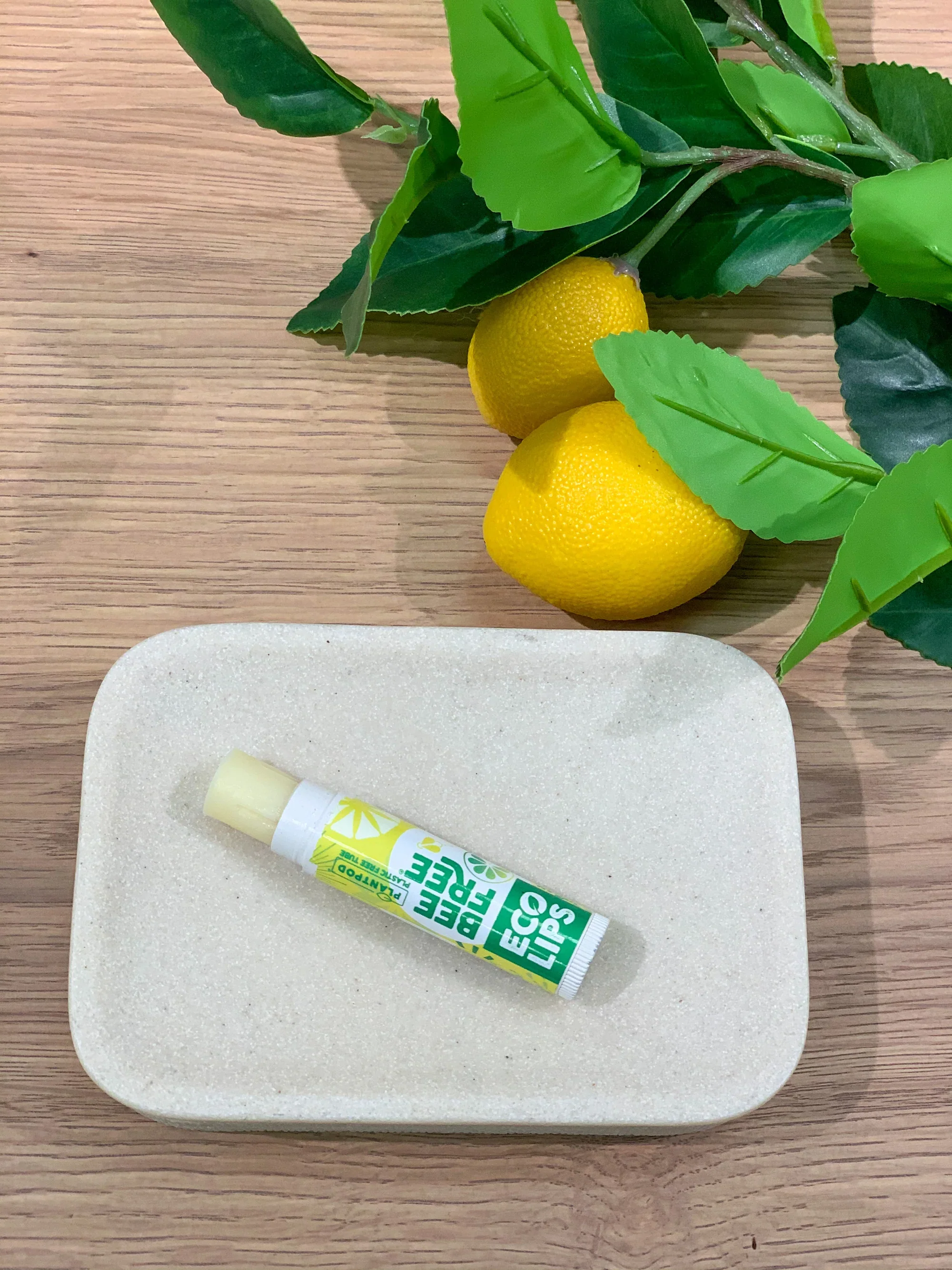 Eco Lips Lip Balm Bee Free 4.25g, Lemon-Lime Flavor - Image 4