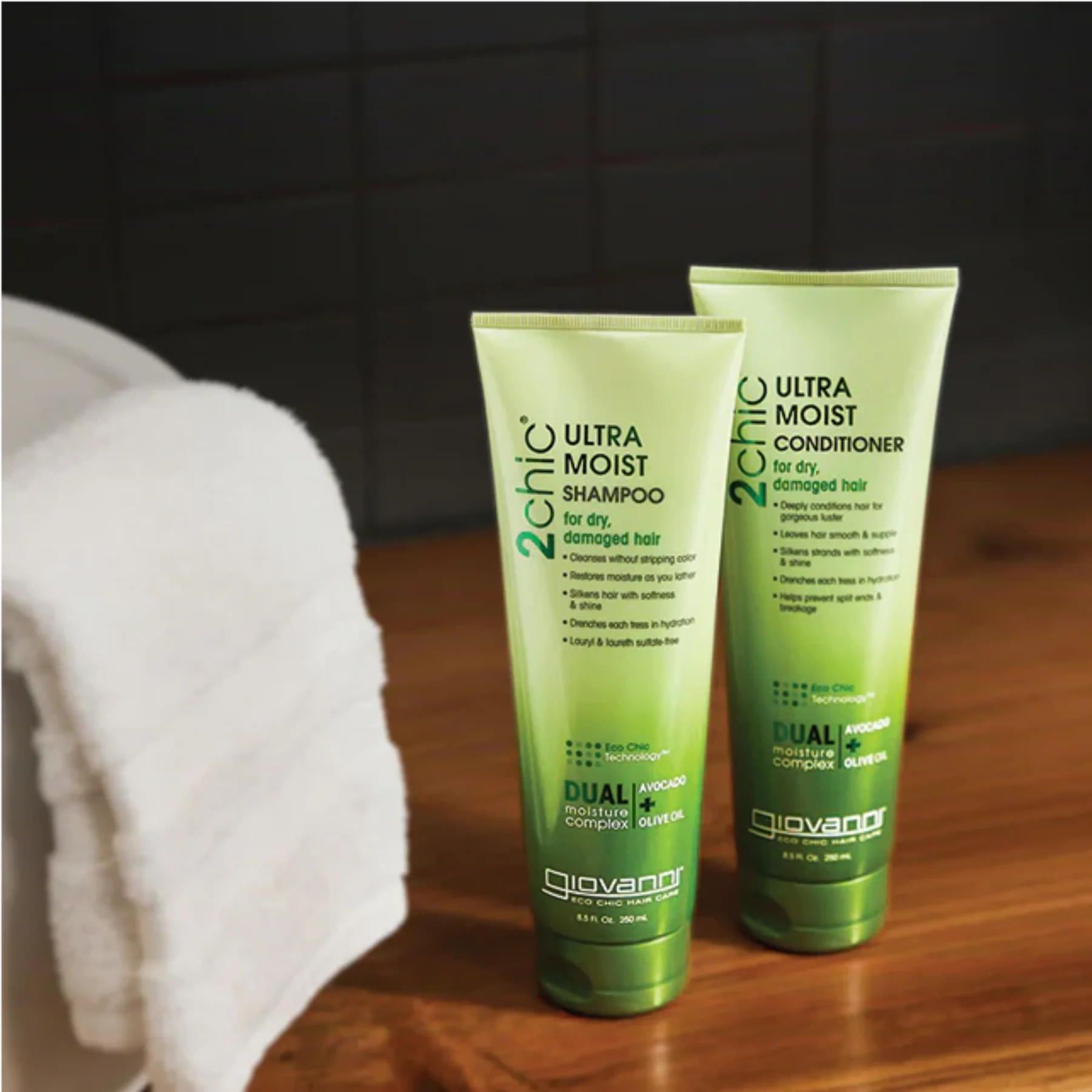Giovanni 2Chic Ultra Moist Shampoo 250ml, For Dry & Damaged Hair - Image 3