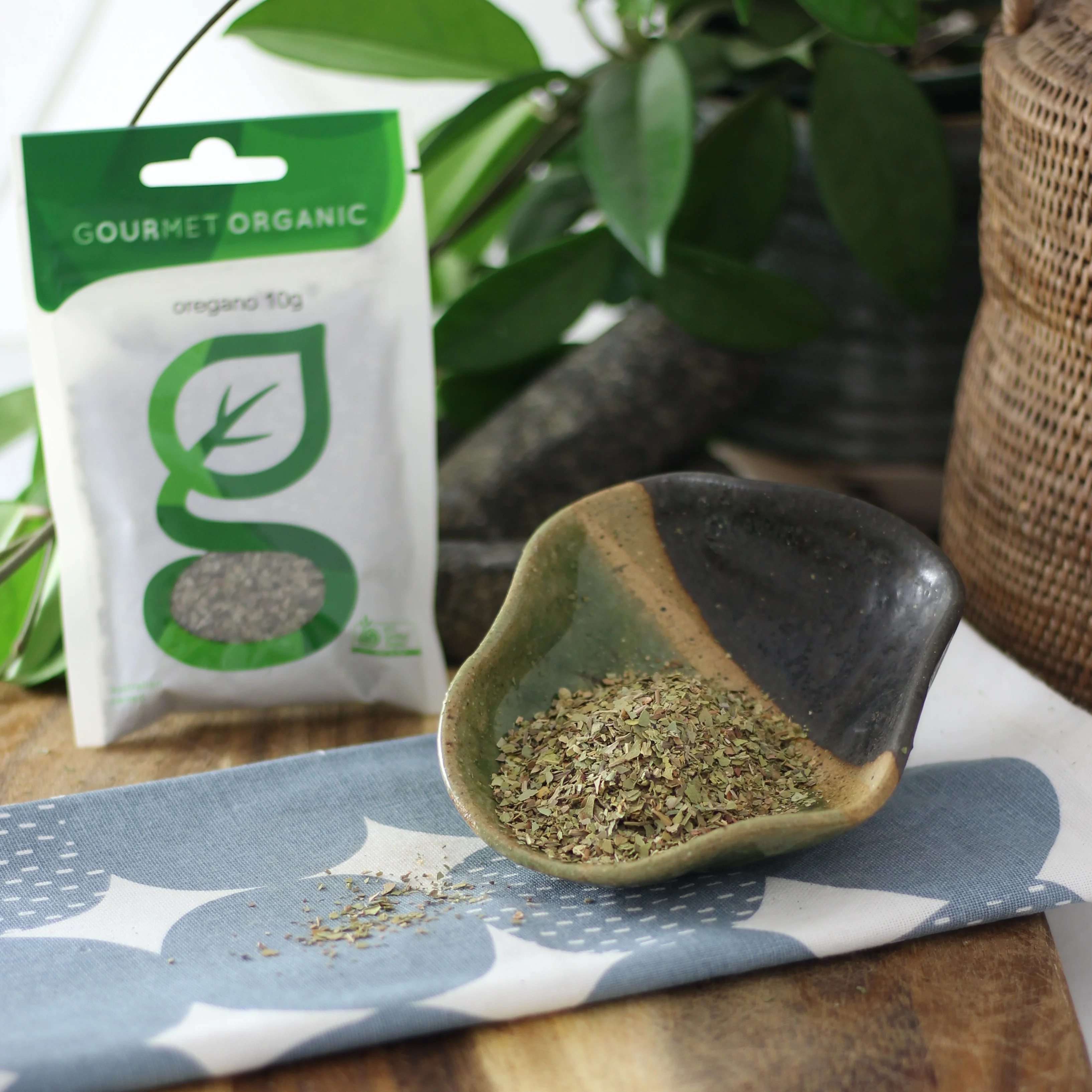 Gourmet Organic Certified Organic Oregano 10g, Perfect For Pizza Night - Image 3