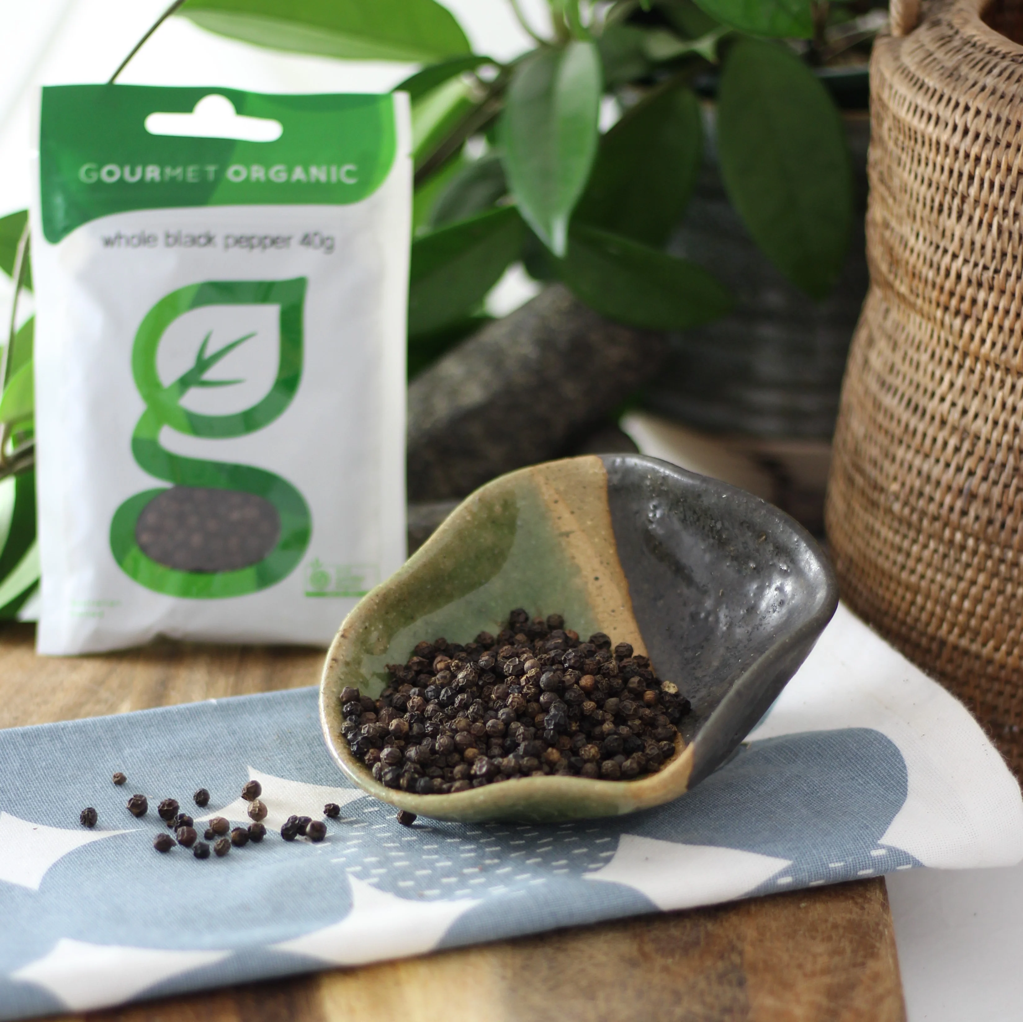 Gourmet Organic Certified Organic Pepper Black Whole 40g - Image 2