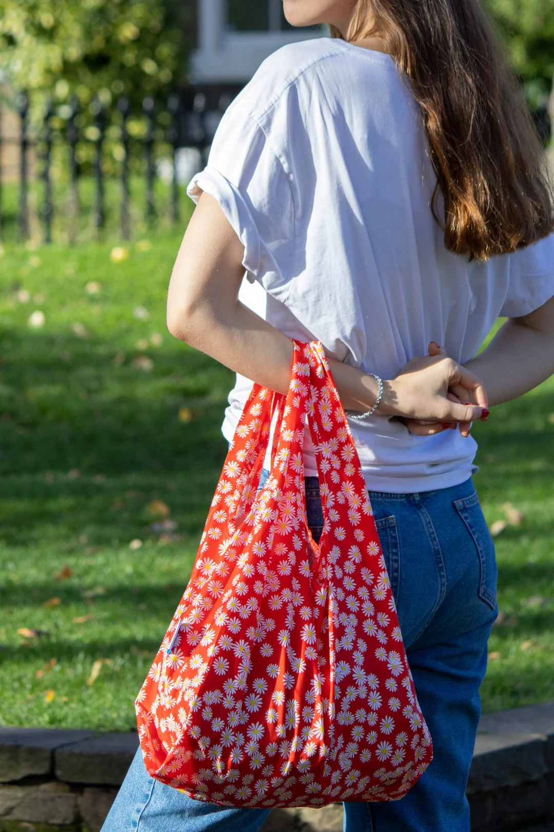 Kind Bag Medium Size, Daisy Patter - Image 5