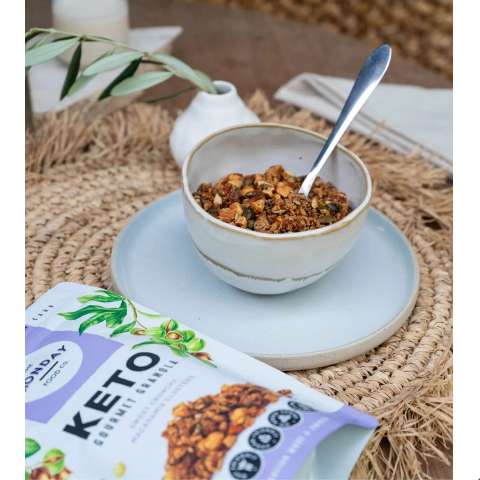 The Monday Food Co. Keto Gourmet Granola 300g Or 800g, Sweet Crunchy Macadamia Clusters Flavour - Image 3