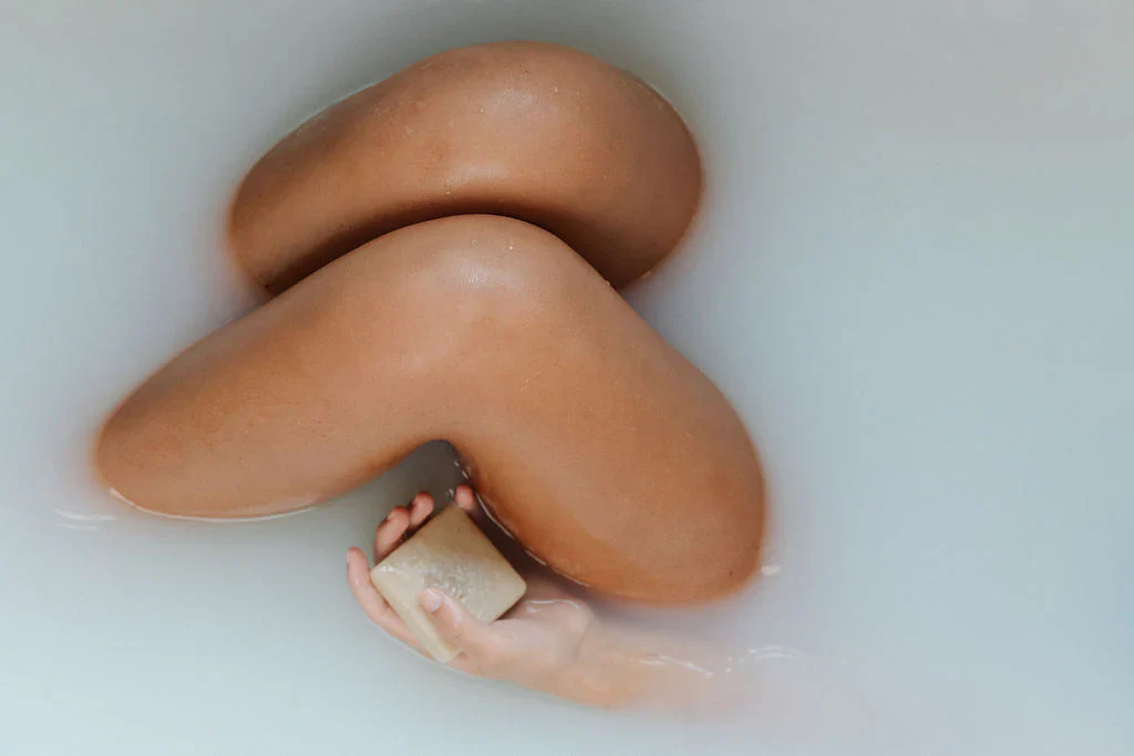 Naked Tallow The Naked Bar Soap 115g, Raw Milk & Castor Oil For Sensitive Skin - Image 3