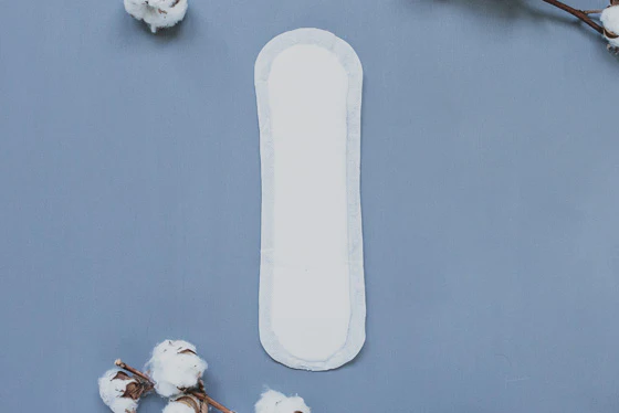 Natracare Maxi Pads 12pk, Super Without Wings {Medium Flow} - Image 3