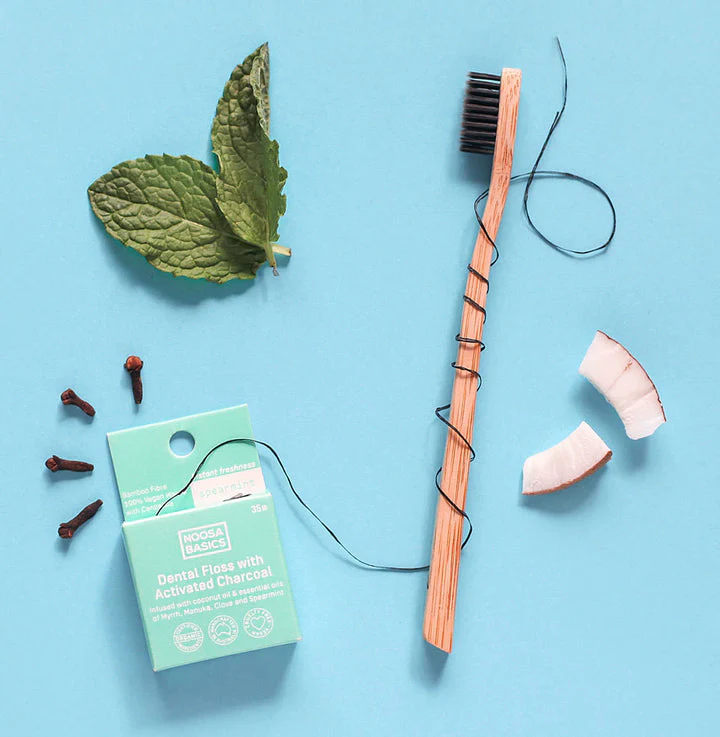 Noosa Basics Bamboo Charcoal Dental Floss 35m, Spearmint Flavour - Image 3
