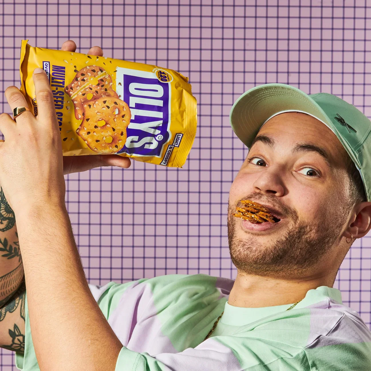 Olly's Pretzel Thins 140g, Multi-Seed Sesame Flavour - Image 2