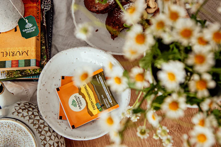 Organic India Certified Organic Fresh Chamomile Tea 25 Bags, With Chamomile, Spearmint & Licorice - Image 2