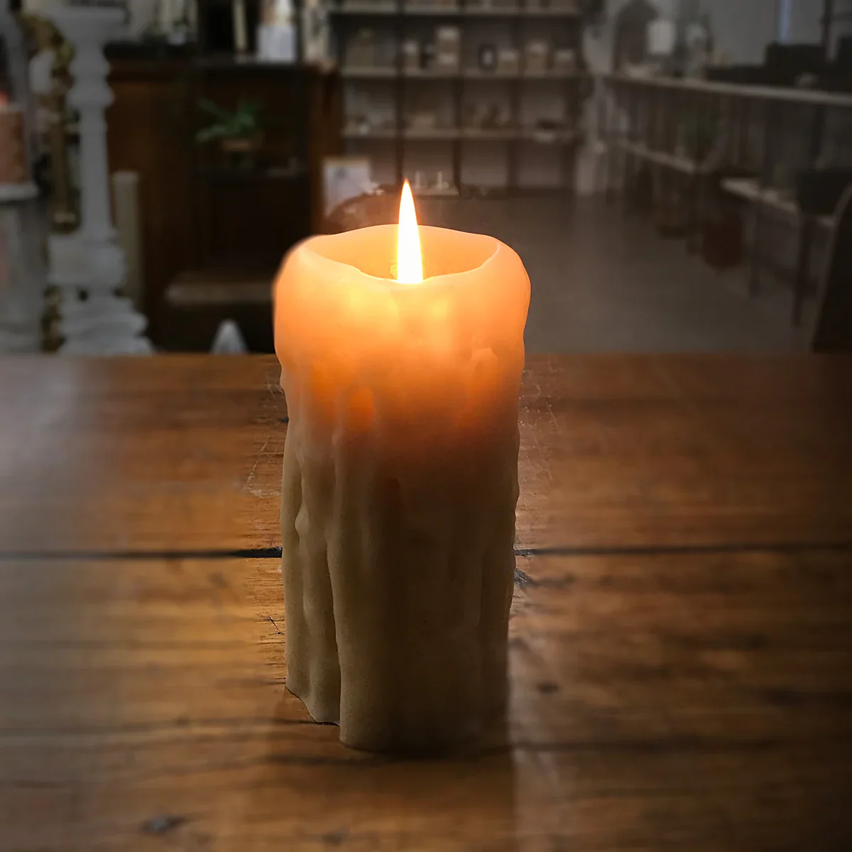 Queen B Pure Australian Beeswax Gothic Column Candle 15cm - A Black Label Gift Box, +100 Hours Burn Time - Image 2