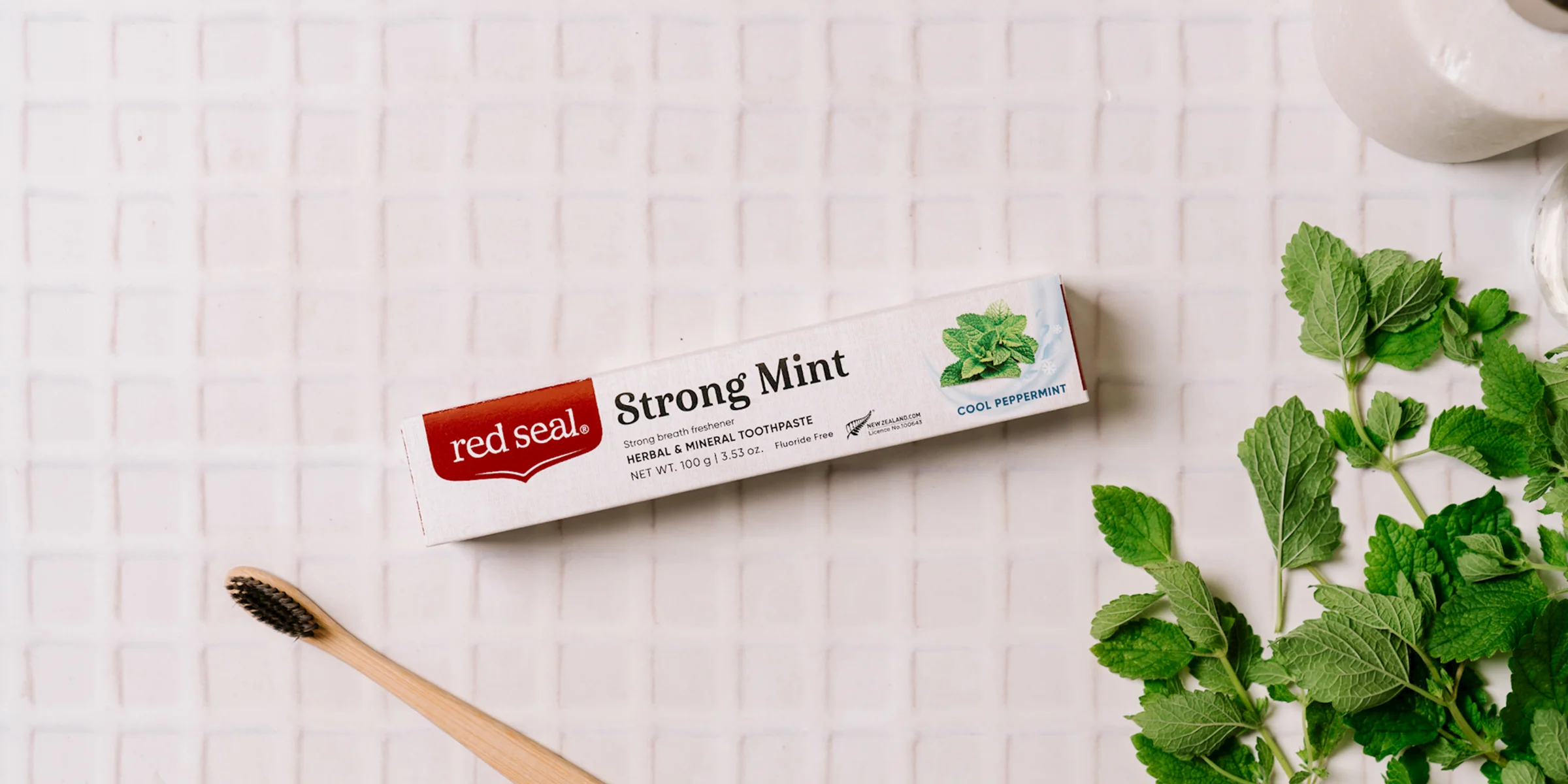 Red Seal Strong Mint Toothpaste 100g, With Dolomite To Support Surface Stain Removal