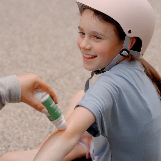 Zea | Relief | Kunzea Pain Relief Roll On 50mL, On The Go No-Mess Applicator - Image 3